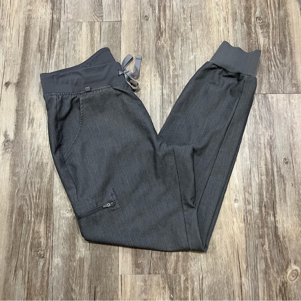 FIGS ZAMORA joggers in "graphite" grey, size S